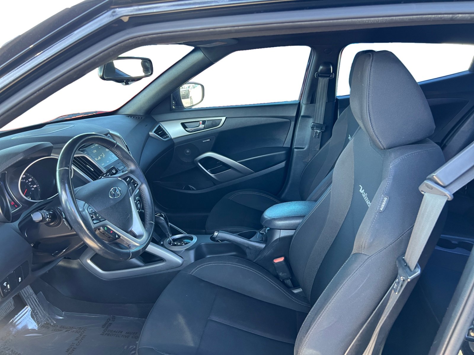 Used 2017 Hyundai Veloster Value Edition image 10