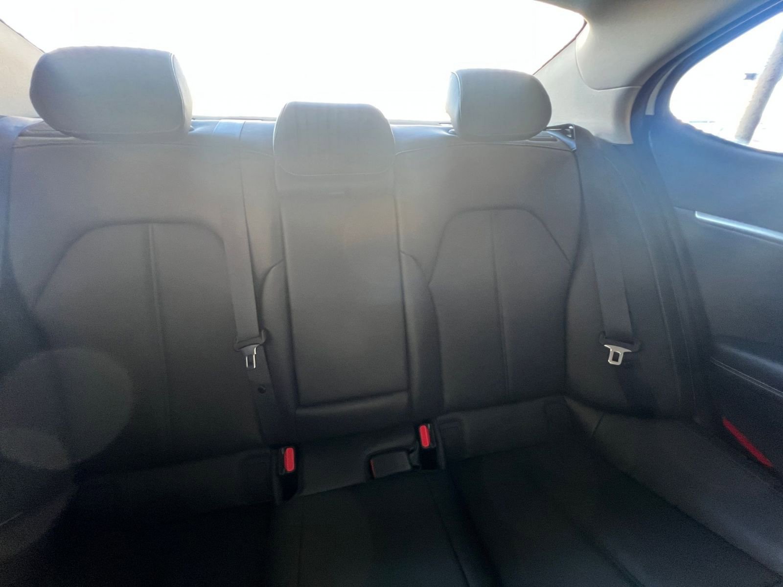 Used 2025 Genesis G70 2.5T image 37