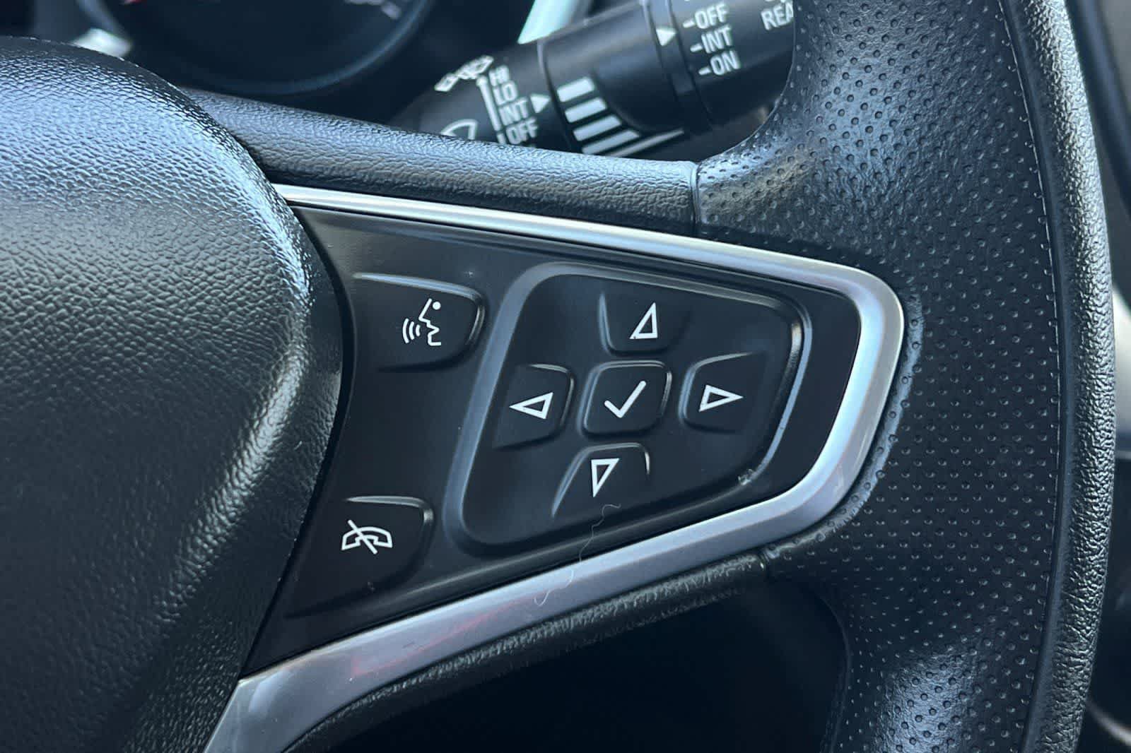 Used 2023 Chevrolet Equinox LT FWD image 30
