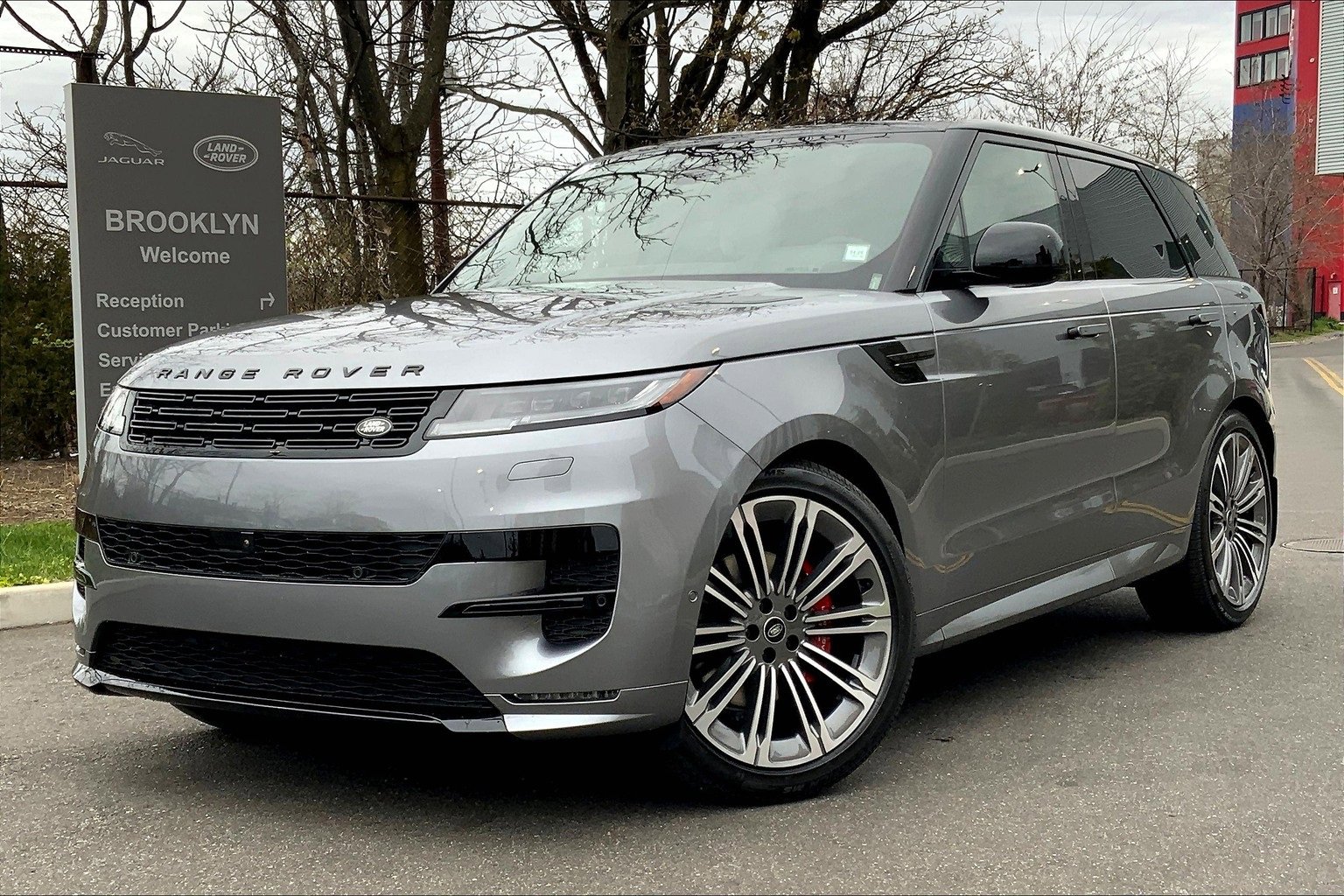 New 2025 Land Rover Range Rover Sport Dynamic SE