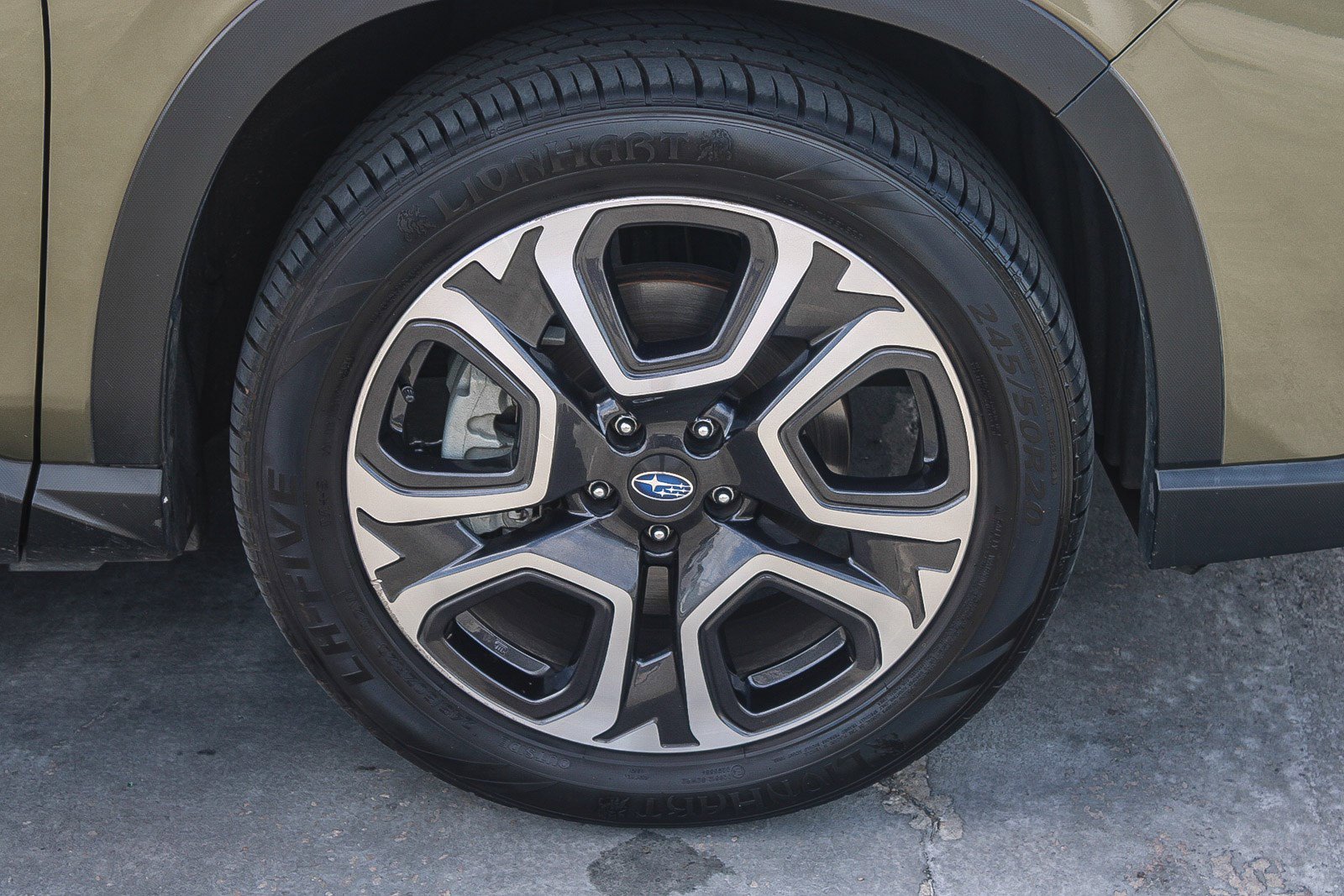 Used 2023 Subaru Ascent Limited w/ Technology Package image 11