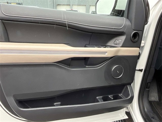 Used 2023 Ford Expedition Limited image 28