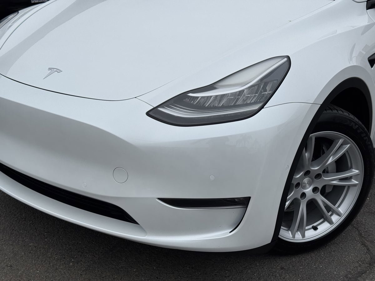 Used 2021 Tesla Model Y Long Range AWD/4WD image 3