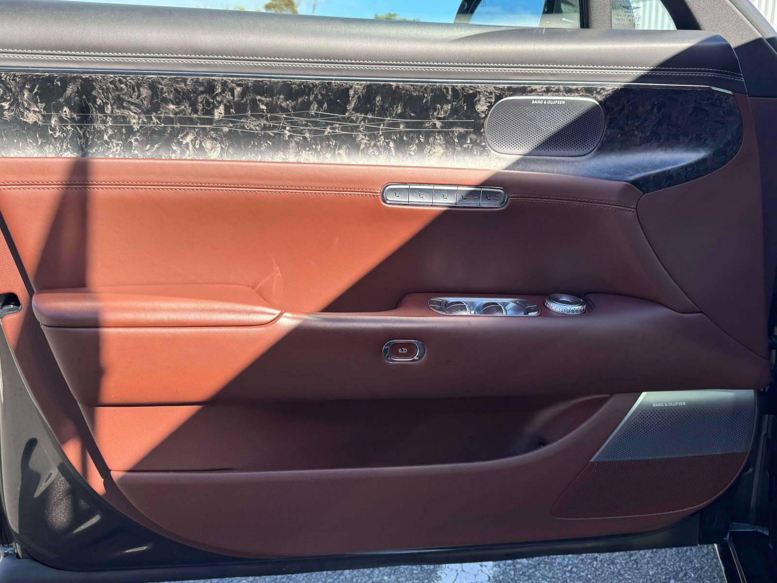 Used 2024 Genesis G90 3.5T image 16