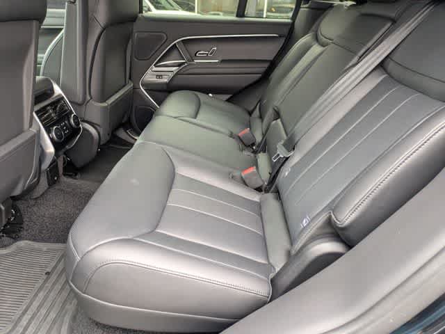 Used 2025 Land Rover Range Rover SE AWD/4WD image 18