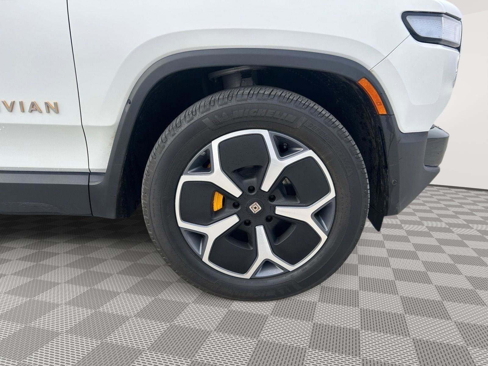 Used 2024 Rivian R1S Adventure image 40