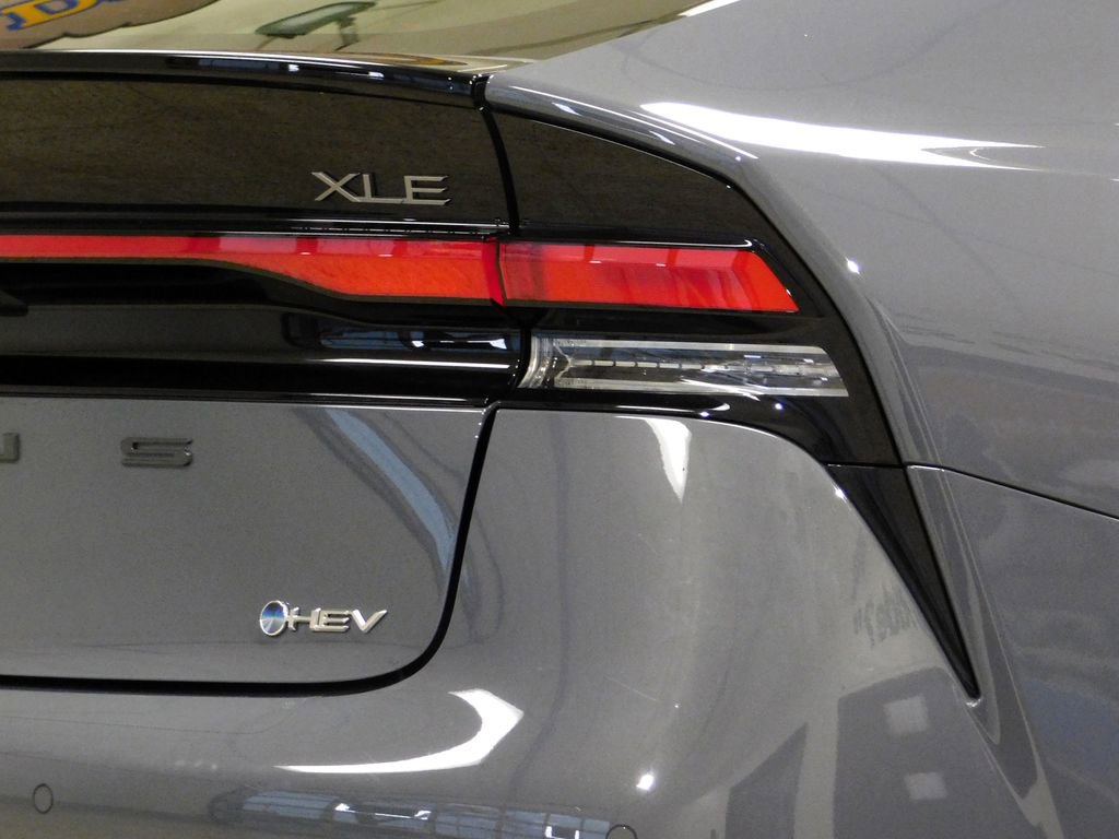 Used 2024 Toyota Prius XLE image 85
