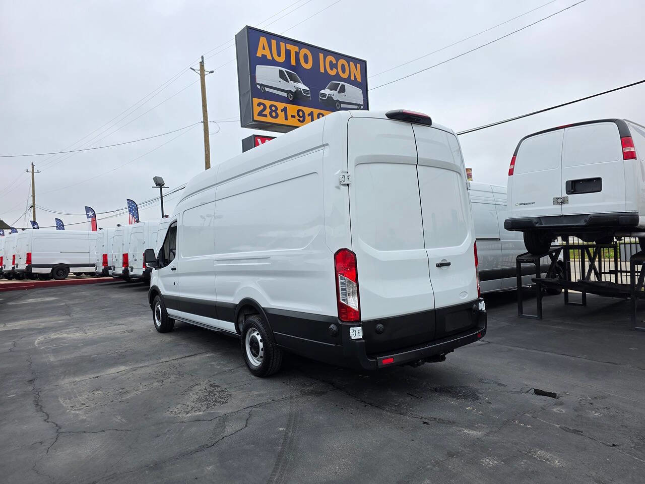 Used 2021 Ford Transit 250 148 High Roof Extended RWD image 26