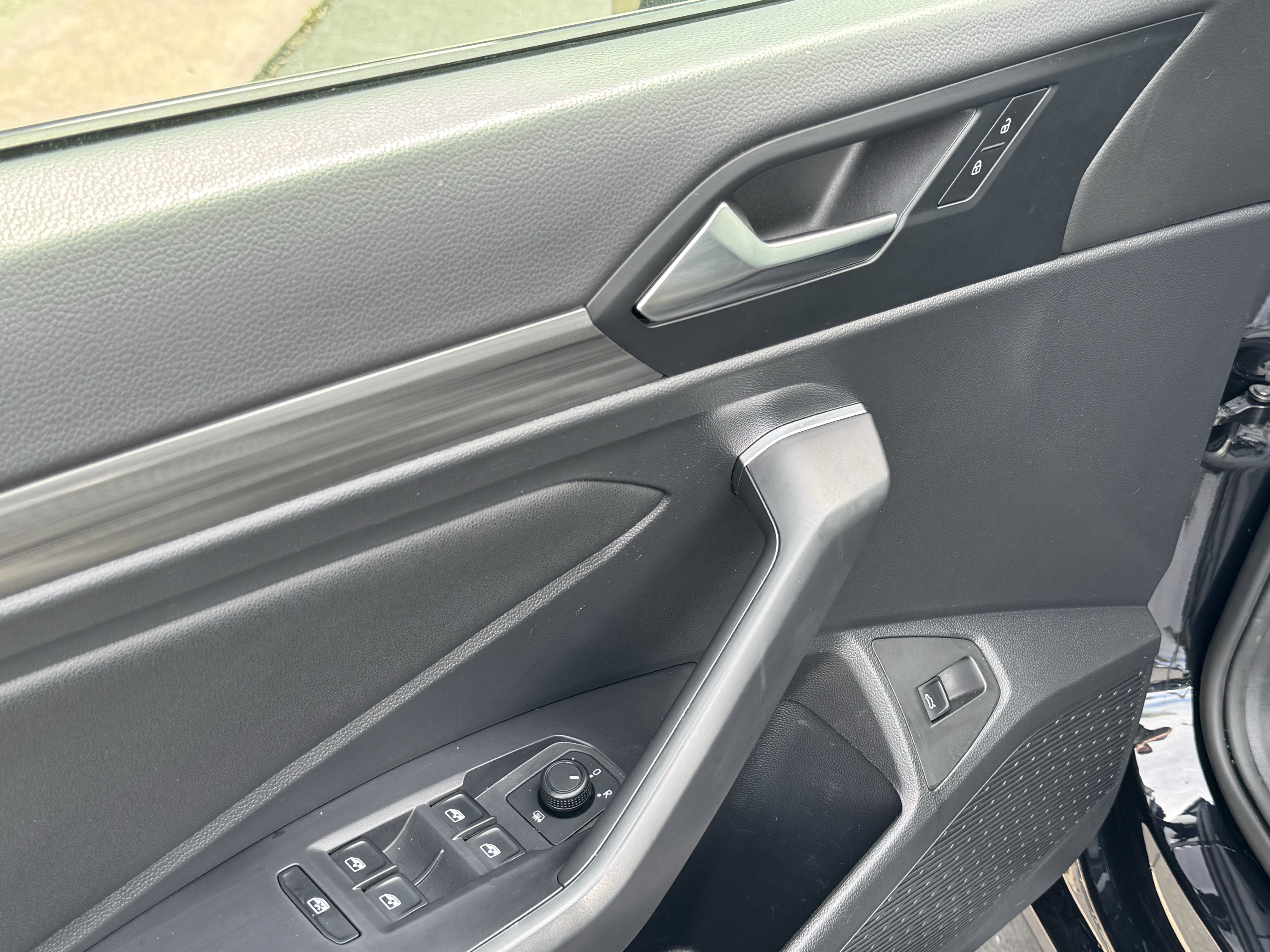 Used 2019 Volkswagen Jetta SEL image 5