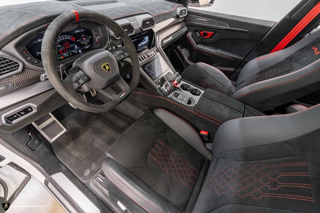 Used 2023 Lamborghini Urus Performante AWD/4WD image 47