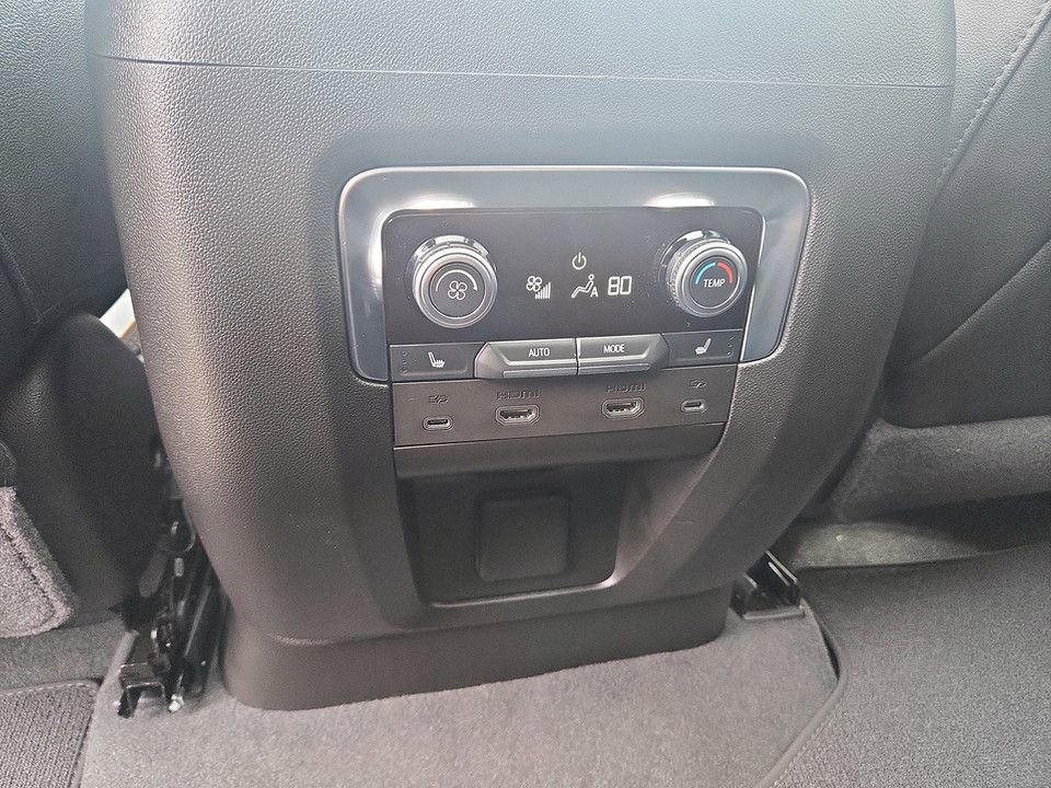 New 2026 GMC Yukon AT4 w/ AT4 Premium Plus Package image 33