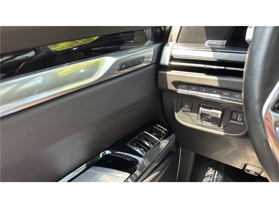 Used 2025 Cadillac Escalade ESV Sport w/ Touring Package AWD/4WD image 36