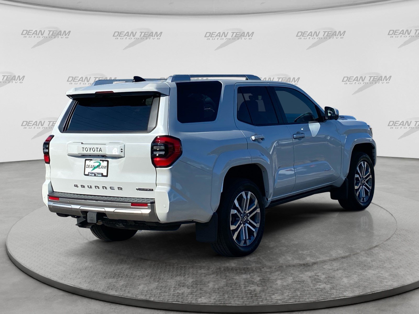 Used 2025 Toyota 4Runner Limited AWD/4WD image 8