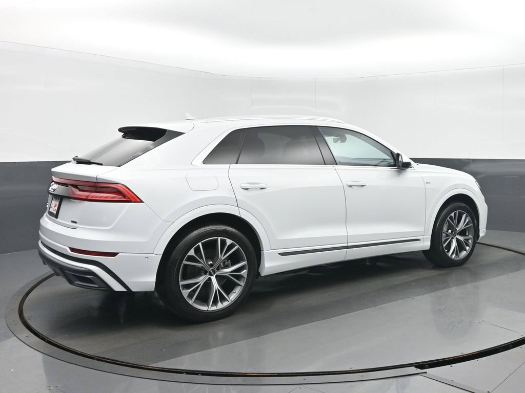 Used 2023 Audi Q8 Prestige w/ Prestige Package AWD/4WD image 3