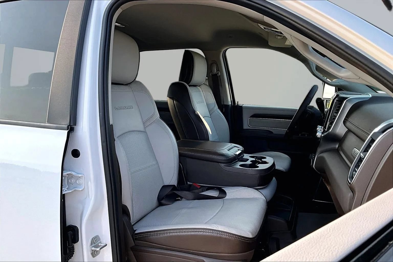 Used 2025 RAM 2500 Laramie w/ Towing Technology Group AWD/4WD image 30