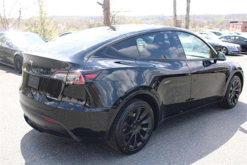 Used 2023 Tesla Model Y Long Range image 7
