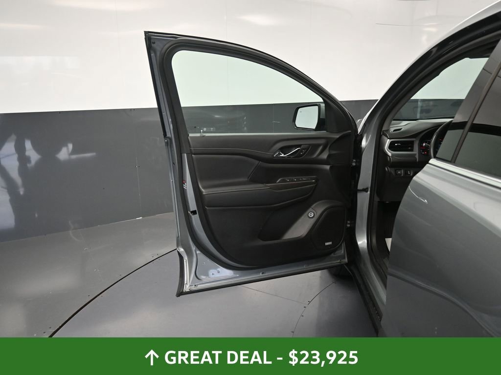 Used 2023 GMC Acadia SLT image 26