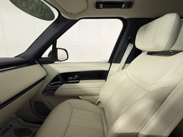 Used 2025 Land Rover Range Rover Autobiography AWD/4WD image 24