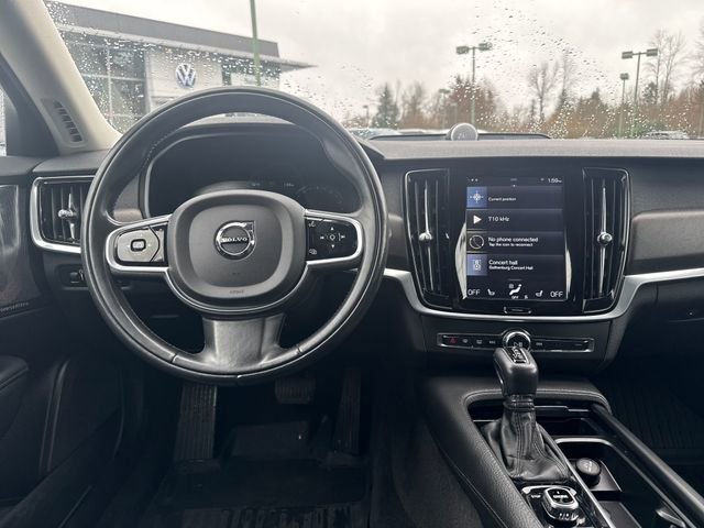 Used 2017 Volvo V90 T6 Cross Country image 16