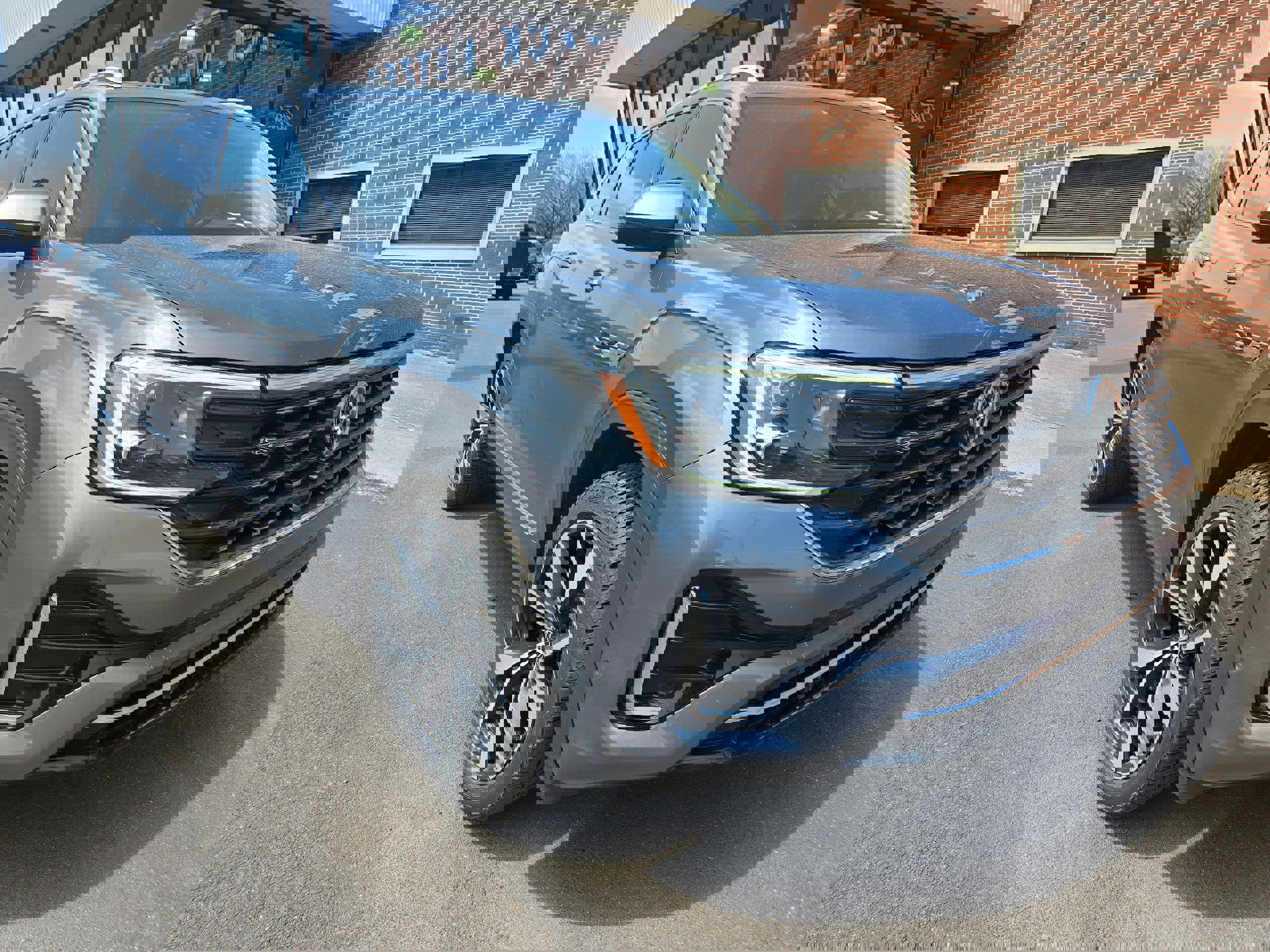 Used 2024 Volkswagen Atlas SEL Premium R-Line AWD/4WD image 1