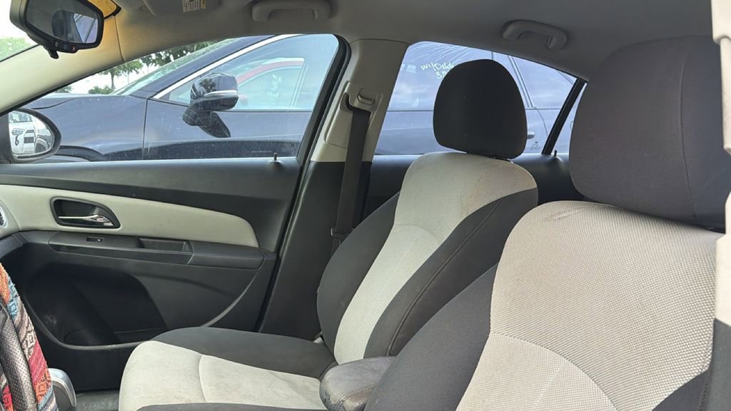 Used 2011 Chevrolet Cruze LS w/ Connectivity Package image 10