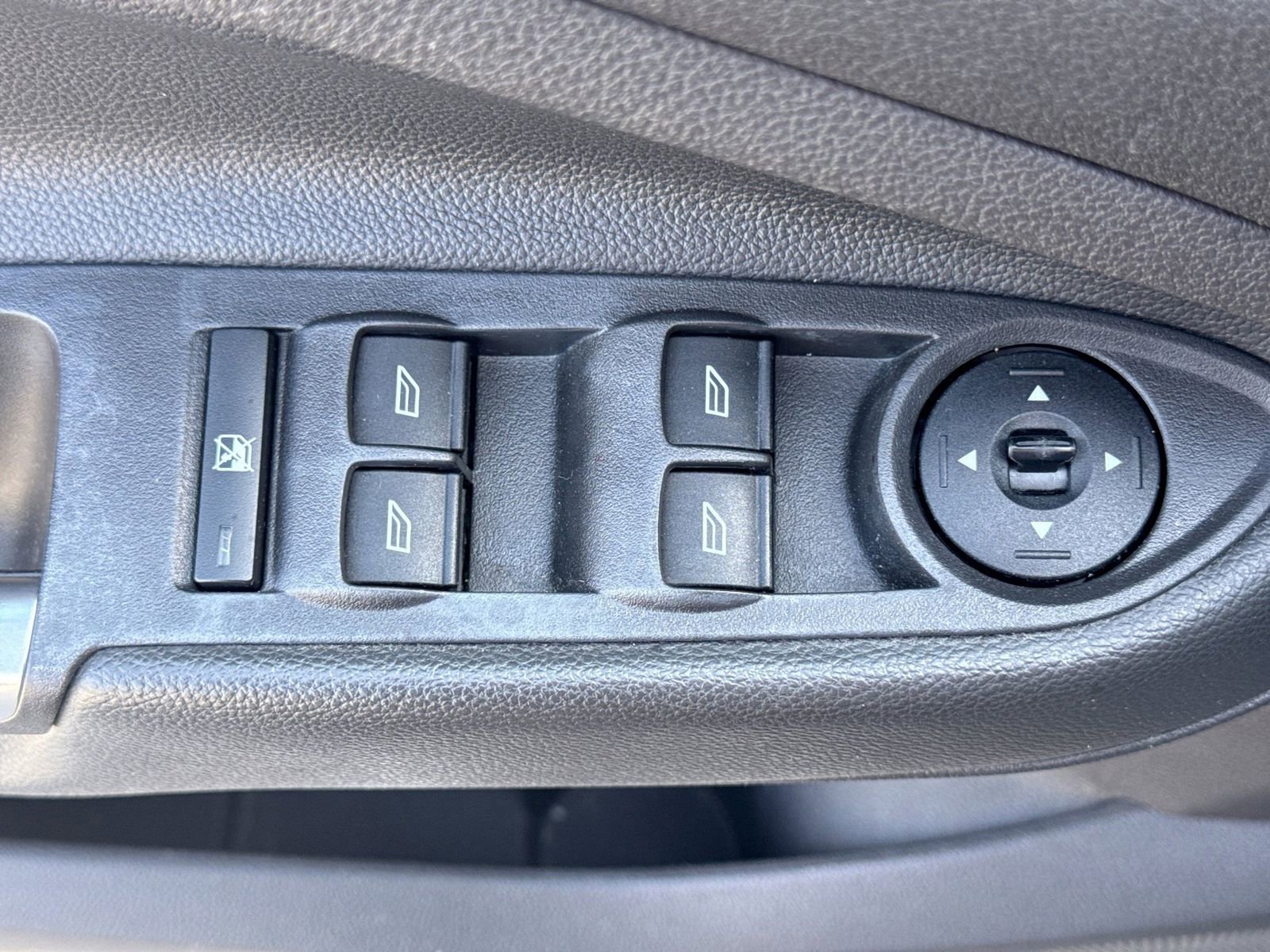 Used 2015 Ford Escape SE w/ Equipment Group 201A AWD/4WD image 19