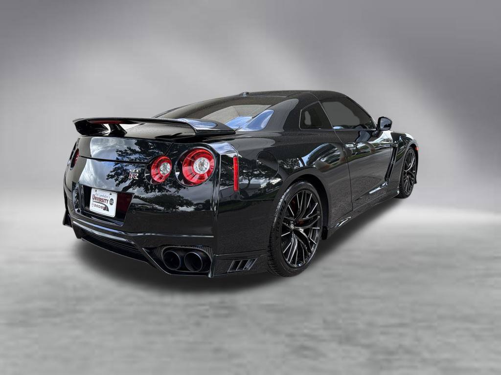 Used 2021 Nissan GT-R Premium AWD/4WD image 3