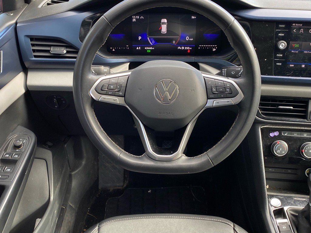 Certified 2023 Volkswagen Taos SE w/ Panoramic Sunroof Package image 6