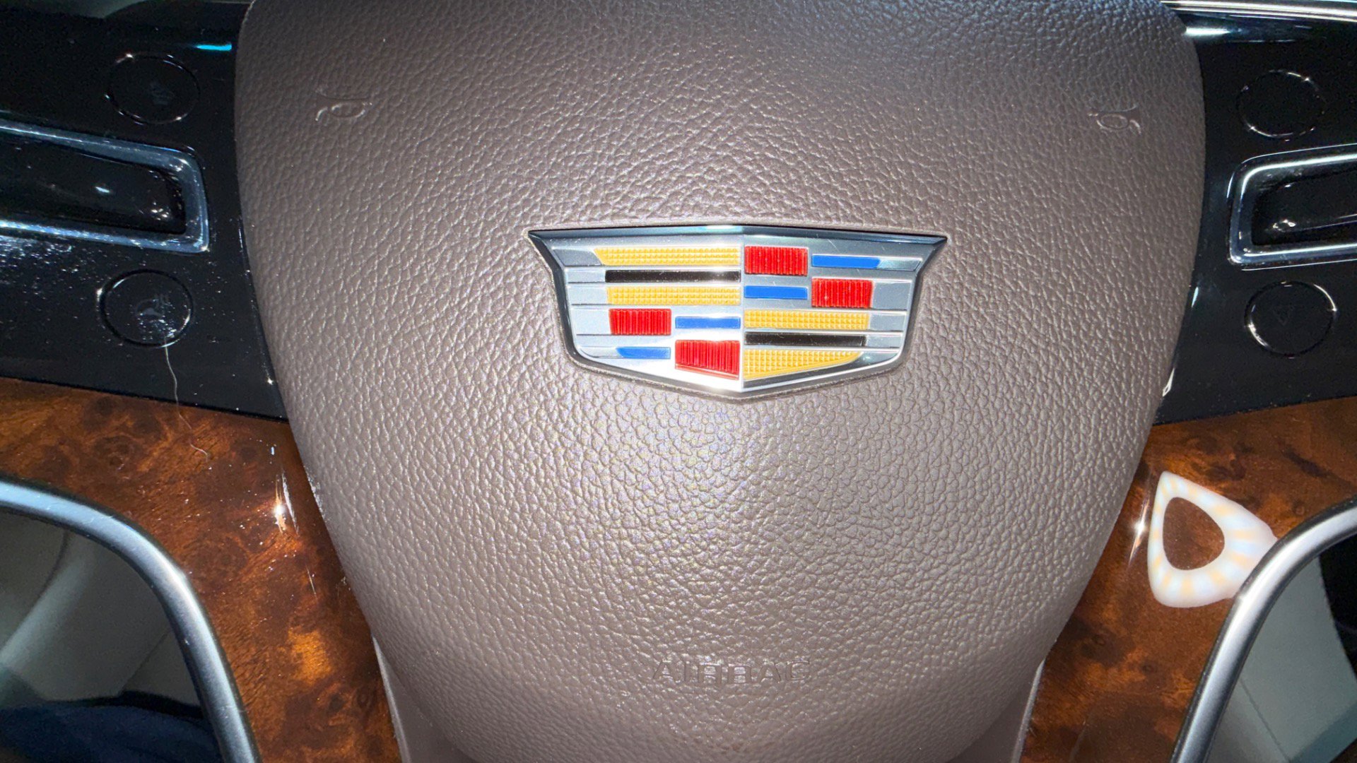 Used 2015 Cadillac Escalade Luxury image 98