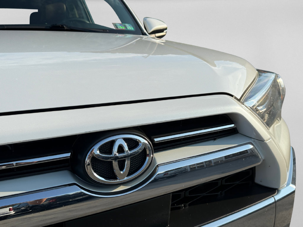 Used 2021 Toyota 4Runner Limited AWD/4WD image 32