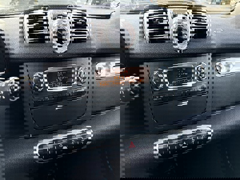 Used 2015 smart fortwo pure image 28