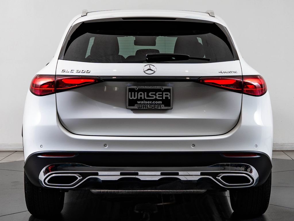 Used 2025 Mercedes-Benz GLC 300 4MATIC image 7