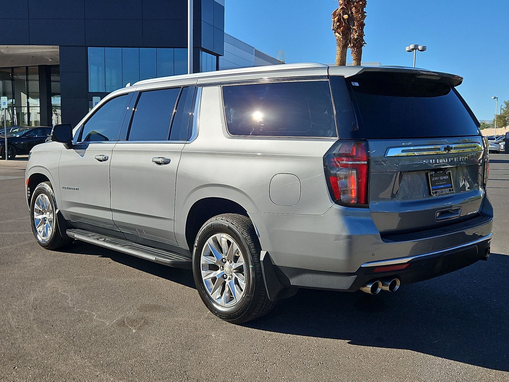 Certified 2023 Chevrolet Suburban Premier AWD/4WD image 3