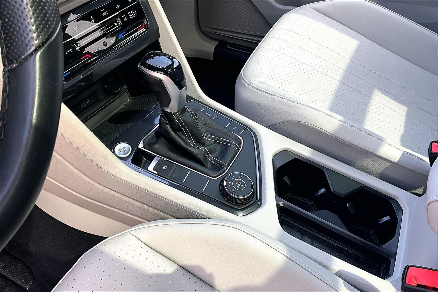 Used 2022 Volkswagen Tiguan SE R-Line AWD/4WD image 16