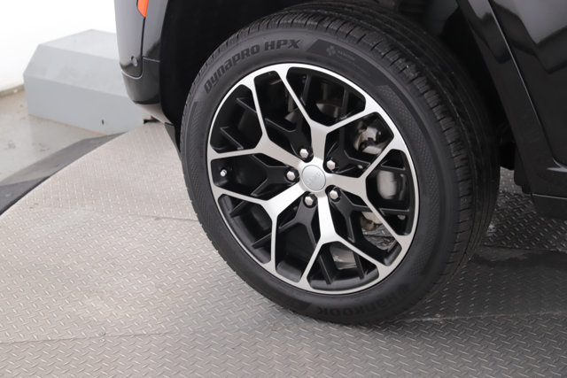 Used 2025 Jeep Grand Cherokee Summit AWD/4WD image 13