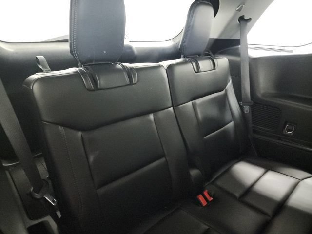 Used 2021 Ford Explorer XLT w/ Equipment Group 202A AWD/4WD image 18