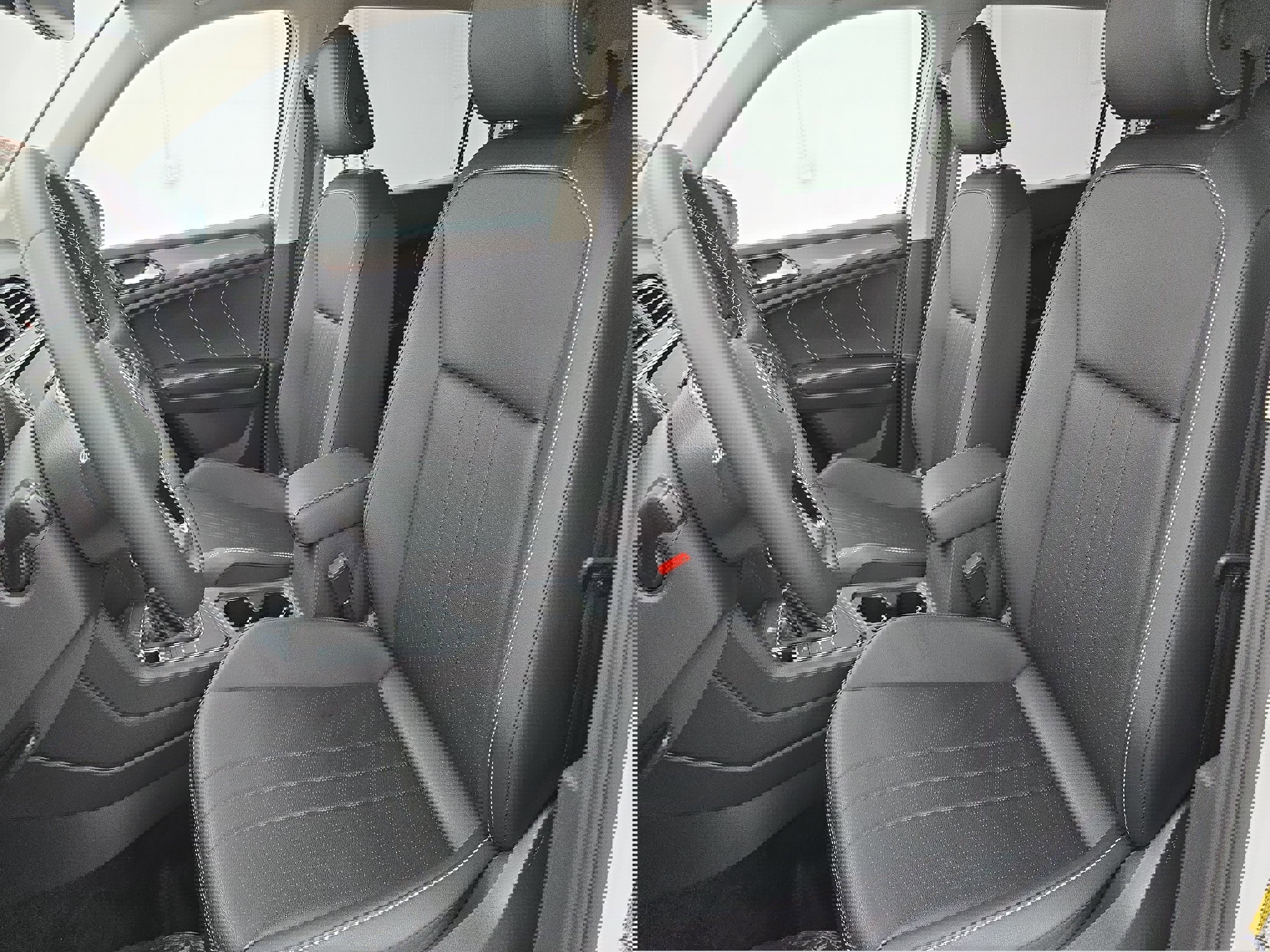 Certified 2023 Volkswagen Tiguan SE w/ Panoramic Sunroof Package image 15