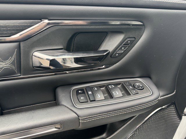 Used 2024 RAM 1500 Limited w/ Trailer Tow Group image 12