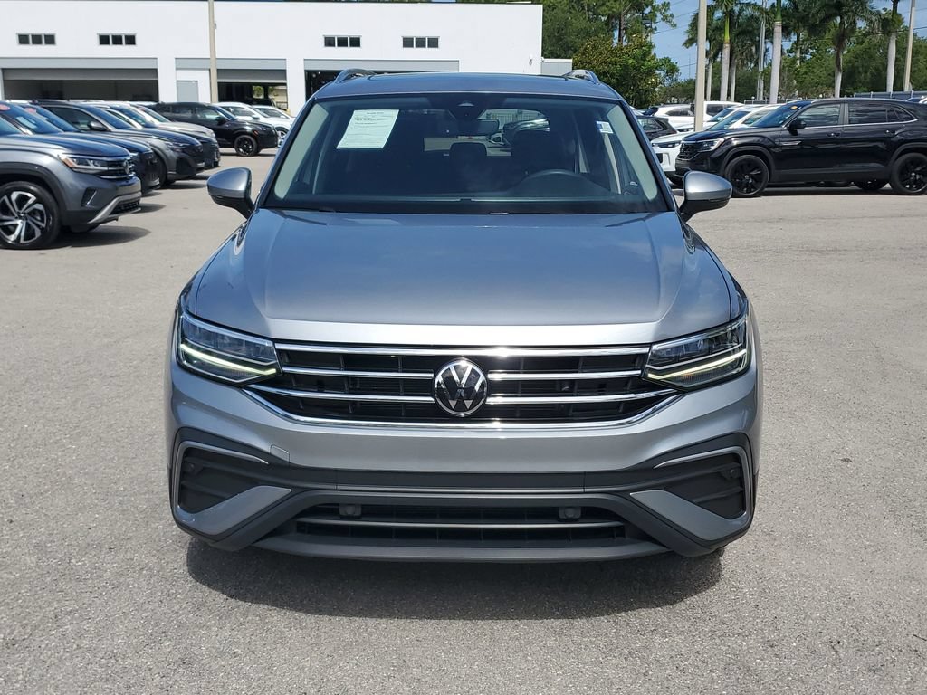 Certified 2023 Volkswagen Tiguan SE w/ Panoramic Sunroof Package AWD/4WD image 10
