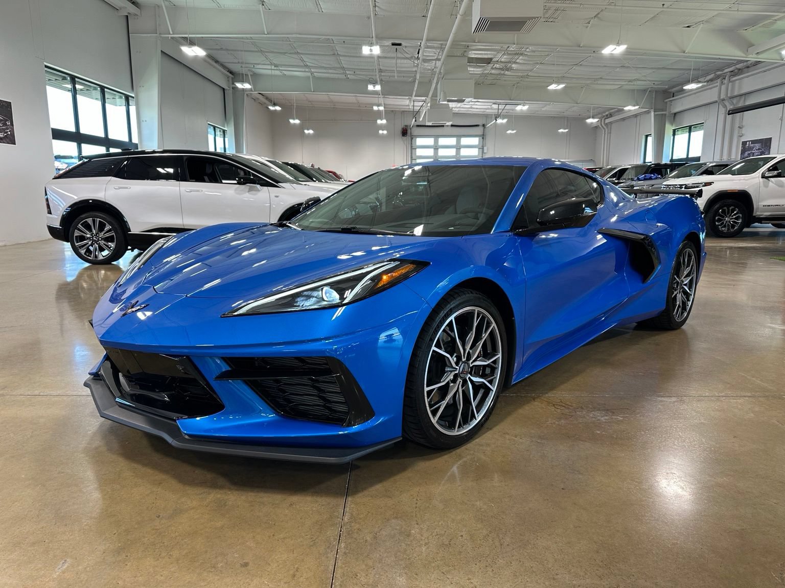 Used 2025 Chevrolet Corvette Stingray Preferred Cpe w/ Z51 Performance Package RWD image 3