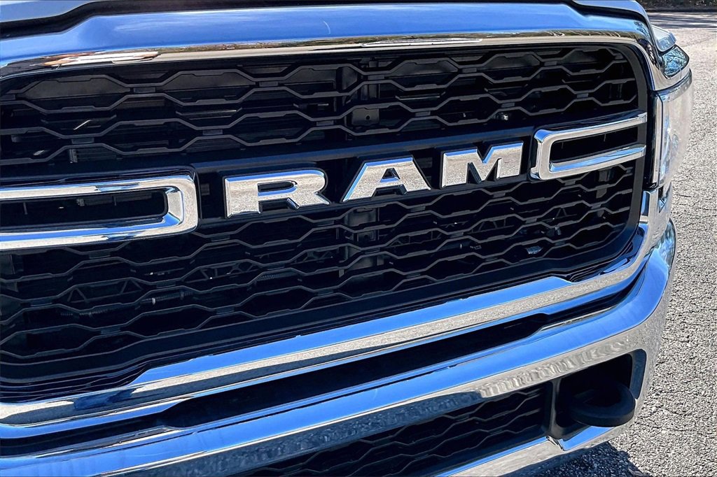 Used 2024 RAM 5500 Tradesman w/ Chrome Appearance Group image 26