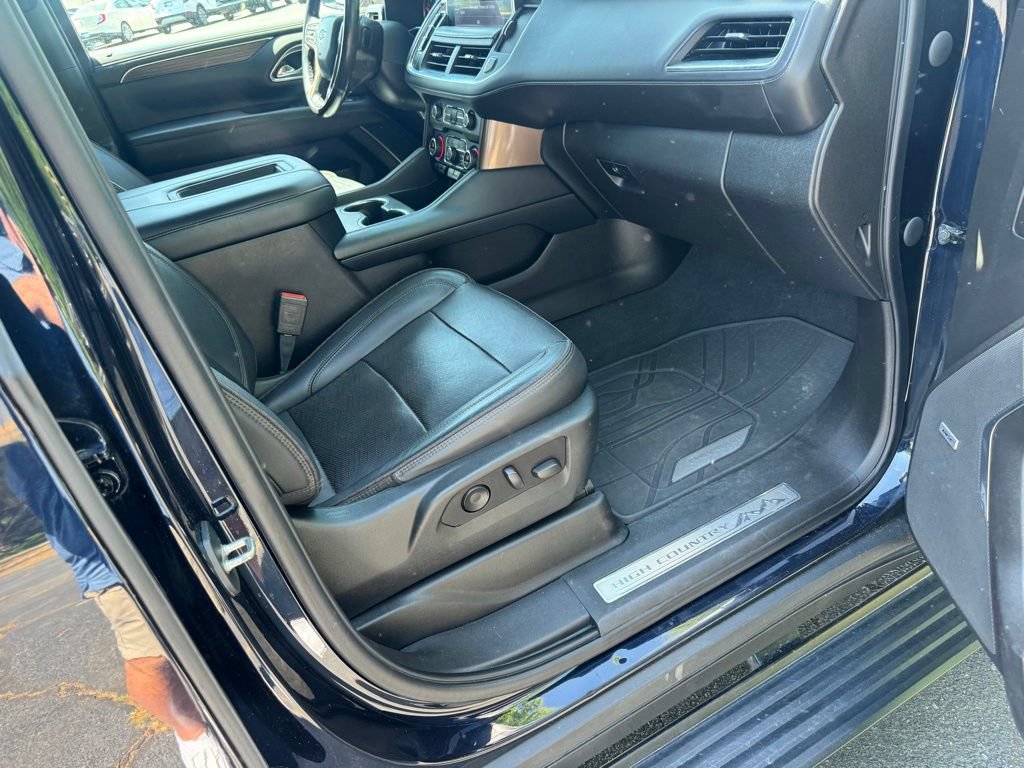Used 2021 Chevrolet Suburban High Country w/ Premium Package AWD/4WD image 17