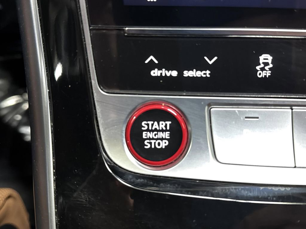 Used 2023 Audi RS Q8 w/ Black Optic Package image 24