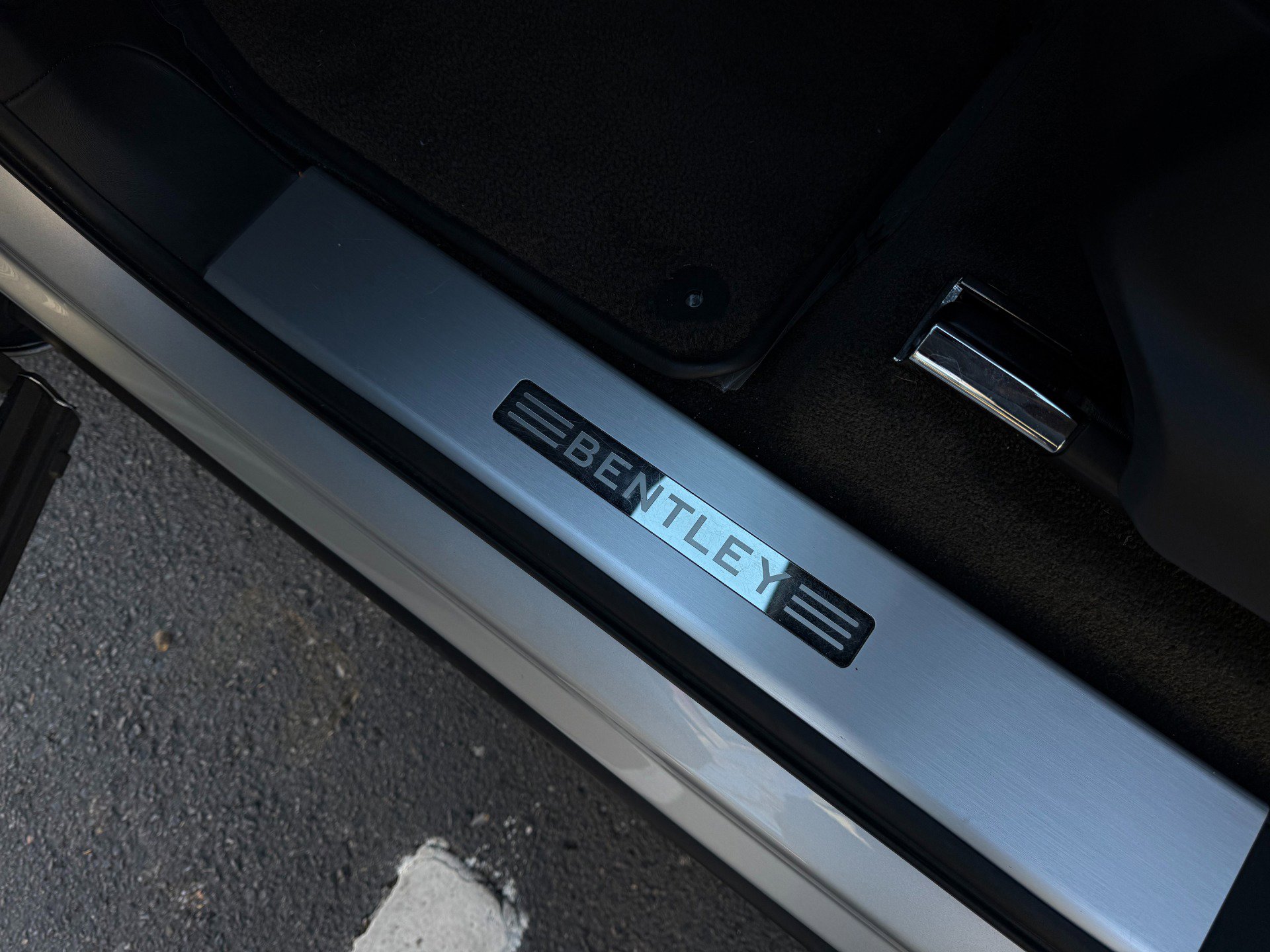 Used 2018 Bentley Bentayga image 55