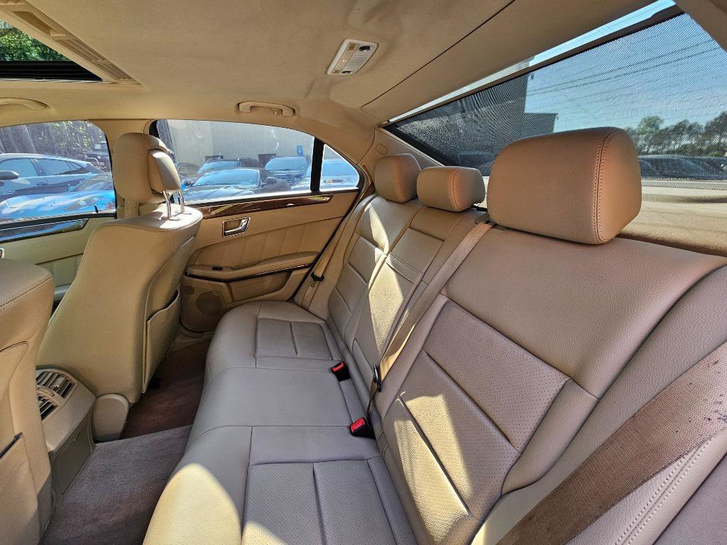 Used 2011 Mercedes-Benz E 350 4MATIC Sedan image 21