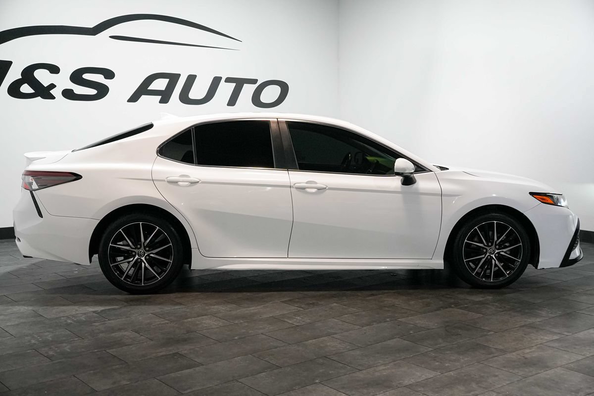 Used 2021 Toyota Camry SE FWD image 8