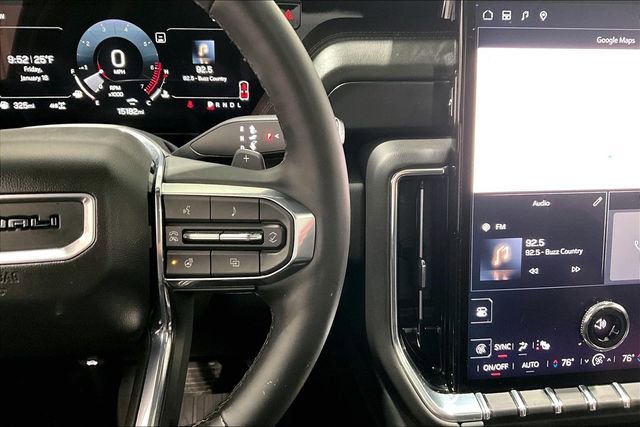 Used 2025 GMC Yukon Denali w/ Sun & Power Step Package image 12