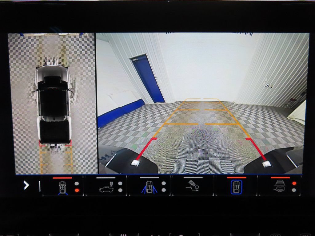 Used 2025 GMC Hummer EV 2X AWD/4WD image 16