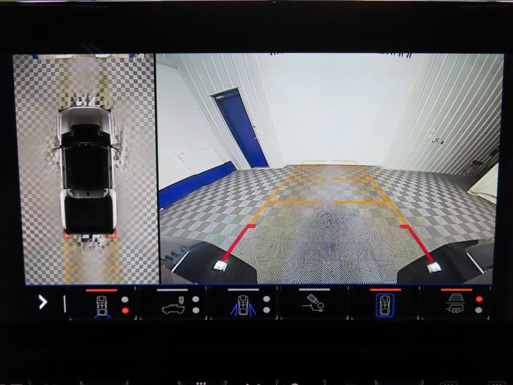 Used 2025 GMC Hummer EV 2X AWD/4WD image 16