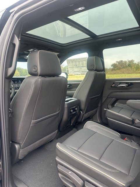 New 2026 Chevrolet Suburban Premier image 35